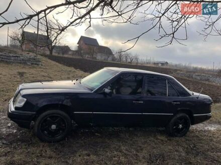 Мерседес Е-Класс 1989 в Тернополе на Automoto.ua Черный Мерседес Е-Класс, объемом двигателя 2.5 л и пробегом 400 тыс. км за 2400 $, фото 1 на Automoto.ua