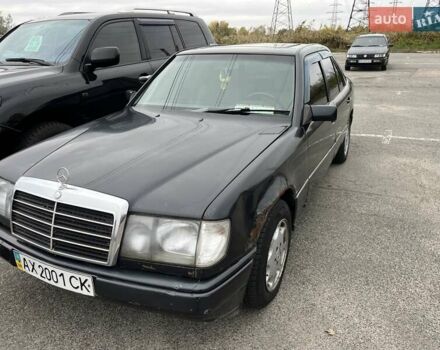 Чорний Мерседес Е-Клас, об'ємом двигуна 2.3 л та пробігом 463 тис. км за 2000 $, фото 1 на Automoto.ua