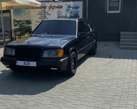 Чорний Мерседес Е-Клас, об'ємом двигуна 2.5 л та пробігом 420 тис. км за 3500 $, фото 1 на Automoto.ua