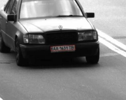 Черный Мерседес Е-Класс, объемом двигателя 3 л и пробегом 408 тыс. км за 2450 $, фото 1 на Automoto.ua