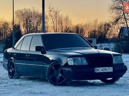 Чорний Мерседес Е-Клас, об'ємом двигуна 3 л та пробігом 387 тис. км за 5100 $, фото 1 на Automoto.ua