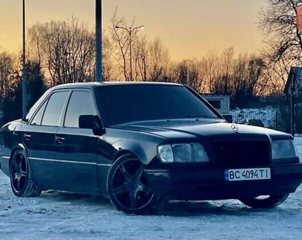 Черный Мерседес Е-Класс, объемом двигателя 3 л и пробегом 387 тыс. км за 5100 $, фото 1 на Automoto.ua