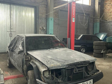 Черный Мерседес Е-Класс, объемом двигателя 2.55 л и пробегом 530 тыс. км за 2500 $, фото 1 на Automoto.ua