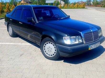 Мерседес Е-Класс 1990 в Мостисках на Automoto.ua Черный Мерседес Е-Класс, объемом двигателя 2.3 л и пробегом 378 тыс. км за 1800 $, фото 1 на Automoto.ua