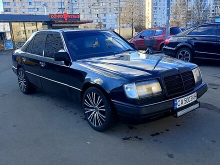 Черный Мерседес Е-Класс, объемом двигателя 2.3 л и пробегом 0 тыс. км за 2750 $, фото 1 на Automoto.ua