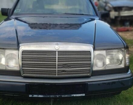 Чорний Мерседес Е-Клас, об'ємом двигуна 2.3 л та пробігом 170 тис. км за 1000 $, фото 1 на Automoto.ua