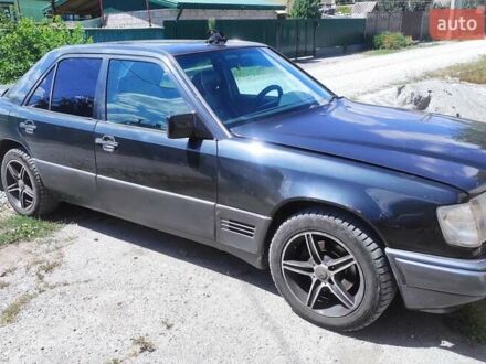 Мерседес Е-Класс 1991 в Днепре (Днепропетровске) на Automoto.ua Черный Мерседес Е-Класс, объемом двигателя 2.3 л и пробегом 350 тыс. км за 3200 $, фото 1 на Automoto.ua