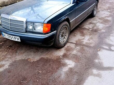 Мерседес Е-Класс 1992 в Белой Церкве на Automoto.ua Черный Мерседес Е-Класс, объемом двигателя 2 л и пробегом 400 тыс. км за 1700 $, фото 1 на Automoto.ua