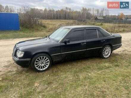 Мерседес Е-Класс 1992 в Згуровке на Automoto.ua Черный Мерседес Е-Класс, объемом двигателя 2.96 л и пробегом 452 тыс. км за 1800 $, фото 1 на Automoto.ua