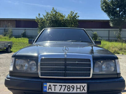 Мерседес Е-Класс 1992 в Болехове на Automoto.ua Черный Мерседес Е-Класс, объемом двигателя 2 л и пробегом 492 тыс. км за 2499 $, фото 1 на Automoto.ua