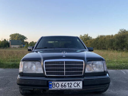 Мерседес Е-Класс 1992 в Тернополе на Automoto.ua Черный Мерседес Е-Класс, объемом двигателя 2.8 л и пробегом 450 тыс. км за 3000 $, фото 1 на Automoto.ua