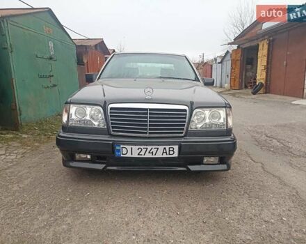 Черный Мерседес Е-Класс, объемом двигателя 3.2 л и пробегом 486 тыс. км за 5000 $, фото 1 на Automoto.ua