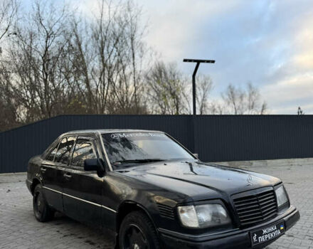 Черный Мерседес Е-Класс, объемом двигателя 2.5 л и пробегом 400 тыс. км за 1999 $, фото 1 на Automoto.ua
