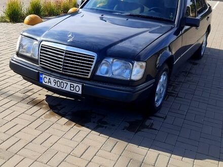 Чорний Мерседес Е-Клас, об'ємом двигуна 2.5 л та пробігом 278 тис. км за 2500 $, фото 1 на Automoto.ua