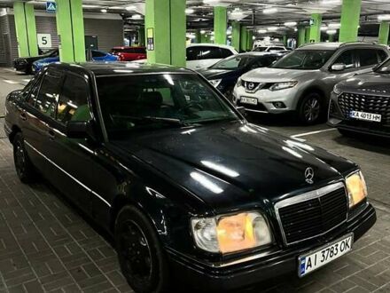 Черный Мерседес Е-Класс, объемом двигателя 2.2 л и пробегом 200 тыс. км за 2500 $, фото 1 на Automoto.ua