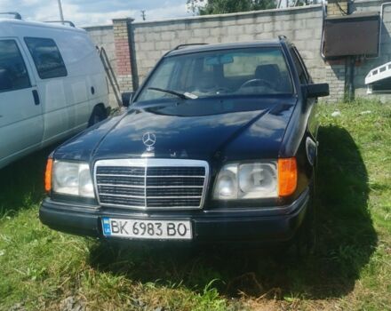 Чорний Мерседес Е-Клас, об'ємом двигуна 2.5 л та пробігом 150 тис. км за 2200 $, фото 1 на Automoto.ua