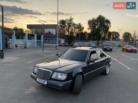 Чорний Мерседес Е-Клас, об'ємом двигуна 2.8 л та пробігом 380 тис. км за 6400 $, фото 1 на Automoto.ua