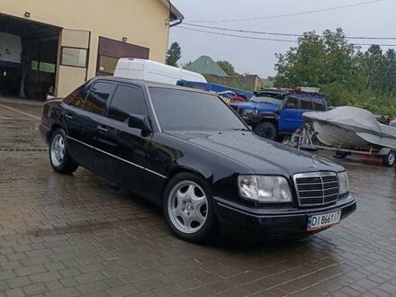 Черный Мерседес Е-Класс, объемом двигателя 2.8 л и пробегом 356 тыс. км за 6250 $, фото 1 на Automoto.ua
