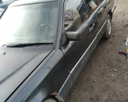 Черный Мерседес Е-Класс, объемом двигателя 2 л и пробегом 511 тыс. км за 1200 $, фото 1 на Automoto.ua