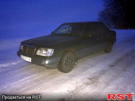 Чорний Мерседес Е-Клас, об'ємом двигуна 2.5 л та пробігом 500 тис. км за 2800 $, фото 1 на Automoto.ua