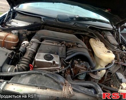 Черный Мерседес Е-Класс, объемом двигателя 2.5 л и пробегом 360 тыс. км за 2500 $, фото 1 на Automoto.ua