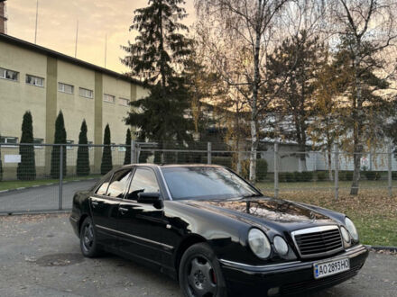 Черный Мерседес Е-Класс, объемом двигателя 2.8 л и пробегом 170 тыс. км за 4600 $, фото 1 на Automoto.ua