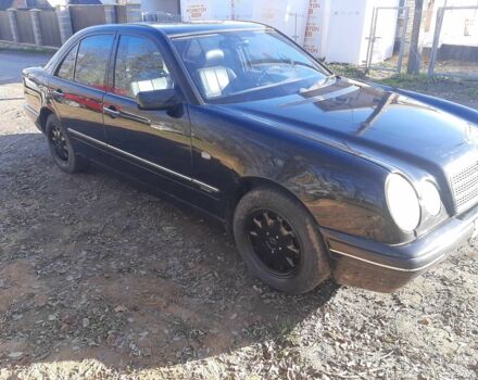 Черный Мерседес Е-Класс, объемом двигателя 0 л и пробегом 280 тыс. км за 1600 $, фото 1 на Automoto.ua