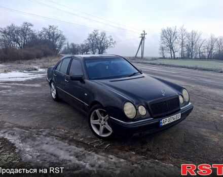 Черный Мерседес Е-Класс, объемом двигателя 3.2 л и пробегом 362 тыс. км за 3550 $, фото 1 на Automoto.ua