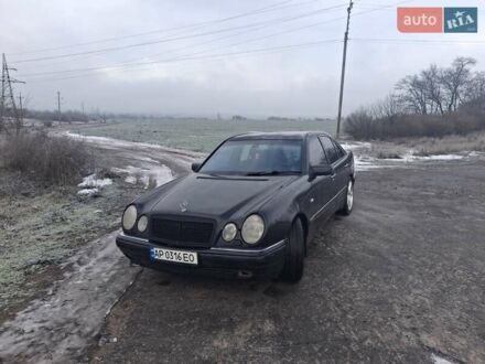 Чорний Мерседес Е-Клас, об'ємом двигуна 3.2 л та пробігом 362 тис. км за 3550 $, фото 1 на Automoto.ua