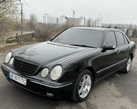 Черный Мерседес Е-Класс, объемом двигателя 2.3 л и пробегом 350 тыс. км за 2700 $, фото 1 на Automoto.ua