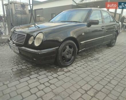 Черный Мерседес Е-Класс, объемом двигателя 3 л и пробегом 430 тыс. км за 3300 $, фото 1 на Automoto.ua