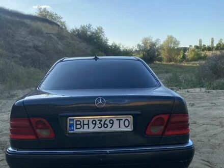 Мерседес Е-Класс 1997 в Ширяеве на Automoto.ua Черный Мерседес Е-Класс, объемом двигателя 2.8 л и пробегом 250 тыс. км за 2750 $, фото 1 на Automoto.ua