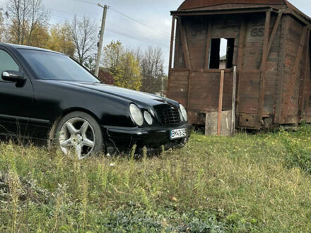 Чорний Мерседес Е-Клас, об'ємом двигуна 2 л та пробігом 528 тис. км за 5000 $, фото 1 на Automoto.ua