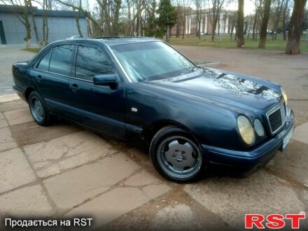 Мерседес Е-Клас 1997 у Кривому Розі на Automoto.ua Чорний Мерседес Е-Клас, об'ємом двигуна 2.2 л та пробігом 362 тис. км за 3999 $, фото 1 на Automoto.ua