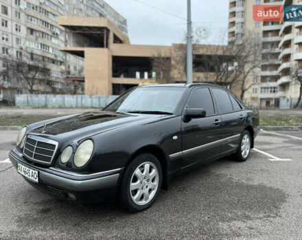 Черный Мерседес Е-Класс, объемом двигателя 3.2 л и пробегом 372 тыс. км за 4500 $, фото 1 на Automoto.ua