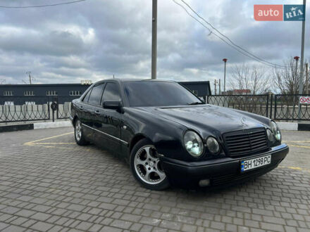 Черный Мерседес Е-Класс, объемом двигателя 3 л и пробегом 580 тыс. км за 3350 $, фото 1 на Automoto.ua