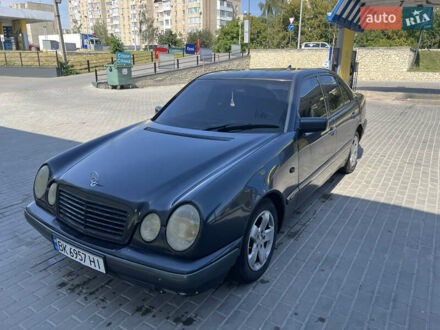 Мерседес Е-Класс 1998 в Тернополе на Automoto.ua Черный Мерседес Е-Класс, объемом двигателя 2.4 л и пробегом 350 тыс. км за 3000 $, фото 1 на Automoto.ua