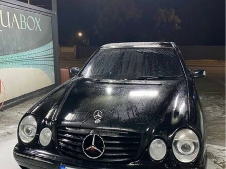 Мерседес Е-Класс 1998 в Белой Церкве на Automoto.ua Черный Мерседес Е-Класс, объемом двигателя 2 л и пробегом 876 тыс. км за 2800 $, фото 1 на Automoto.ua