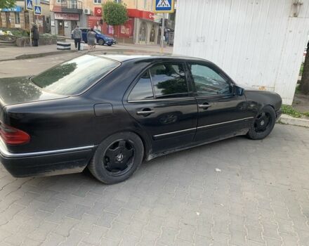 Чорний Мерседес Е-Клас, об'ємом двигуна 0 л та пробігом 370 тис. км за 3000 $, фото 1 на Automoto.ua