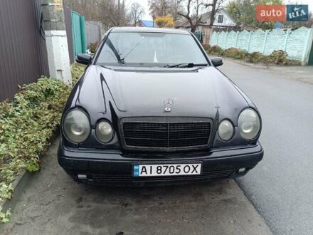 Черный Мерседес Е-Класс, объемом двигателя 2.4 л и пробегом 481 тыс. км за 2500 $, фото 1 на Automoto.ua