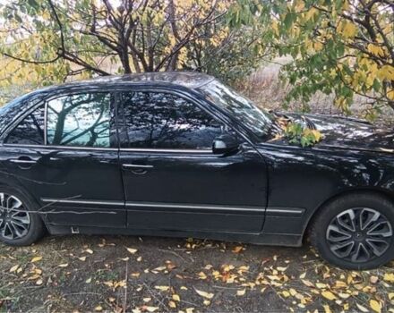 Черный Мерседес Е-Класс, объемом двигателя 0 л и пробегом 200 тыс. км за 1250 $, фото 1 на Automoto.ua