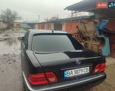 Черный Мерседес Е-Класс, объемом двигателя 2.8 л и пробегом 250 тыс. км за 3500 $, фото 1 на Automoto.ua