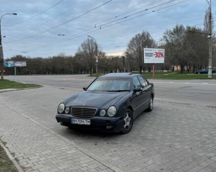 Черный Мерседес Е-Класс, объемом двигателя 2.8 л и пробегом 509 тыс. км за 3100 $, фото 1 на Automoto.ua