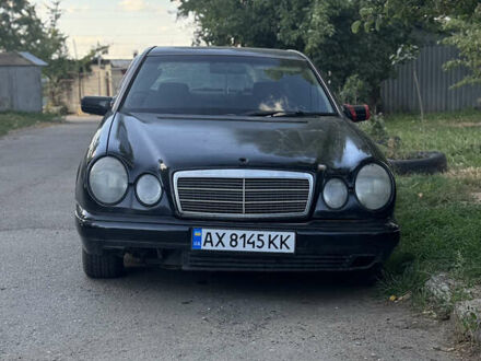 Мерседес Е-Класс 1999 в Харькове на Automoto.ua Черный Мерседес Е-Класс, объемом двигателя 2.15 л и пробегом 350 тыс. км за 1750 $, фото 1 на Automoto.ua