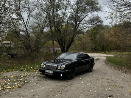 Мерседес Е-Класс 1999 в Сумах на Automoto.ua Черный Мерседес Е-Класс, объемом двигателя 4.3 л и пробегом 420 тыс. км за 4000 $, фото 1 на Automoto.ua