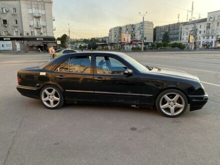 Мерседес Е-Класс 1999 в Каменское - Днепродзержинск на Automoto.ua Черный Мерседес Е-Класс, объемом двигателя 2.4 л и пробегом 438 тыс. км за 3500 $, фото 1 на Automoto.ua