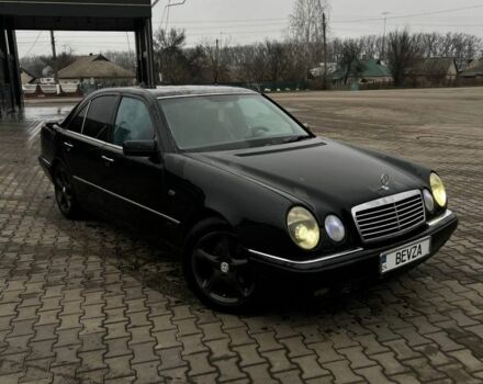 Черный Мерседес Е-Класс, объемом двигателя 4.3 л и пробегом 258 тыс. км за 4500 $, фото 1 на Automoto.ua