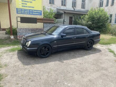 Мерседес Е-Класс 1999 в Ромнах на Automoto.ua Черный Мерседес Е-Класс, объемом двигателя 4.3 л и пробегом 320 тыс. км за 4200 $, фото 1 на Automoto.ua