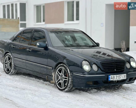 Черный Мерседес Е-Класс, объемом двигателя 4.3 л и пробегом 348 тыс. км за 4200 $, фото 1 на Automoto.ua