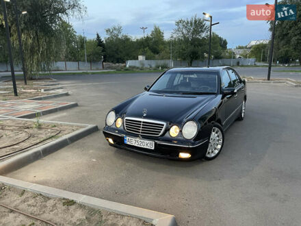 Черный Мерседес Е-Класс, объемом двигателя 4.3 л и пробегом 450 тыс. км за 7000 $, фото 1 на Automoto.ua